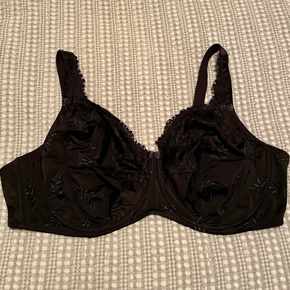Like New Black Bras & Things Black Bra (Plus Size)